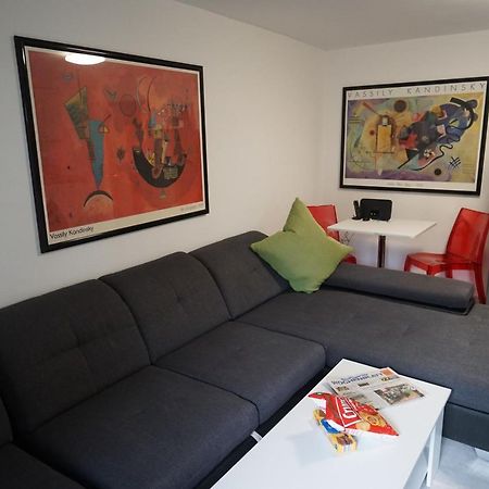 Neue Und Zentral Gelegene Wohnung In Stoccarda Esterno foto