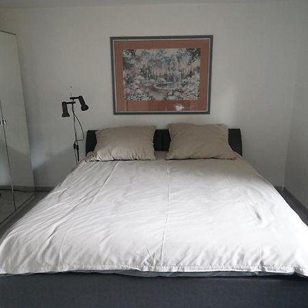 Neue Und Zentral Gelegene Wohnung In Stoccarda Esterno foto
