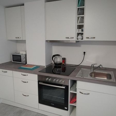 Neue Und Zentral Gelegene Wohnung In Stoccarda Esterno foto