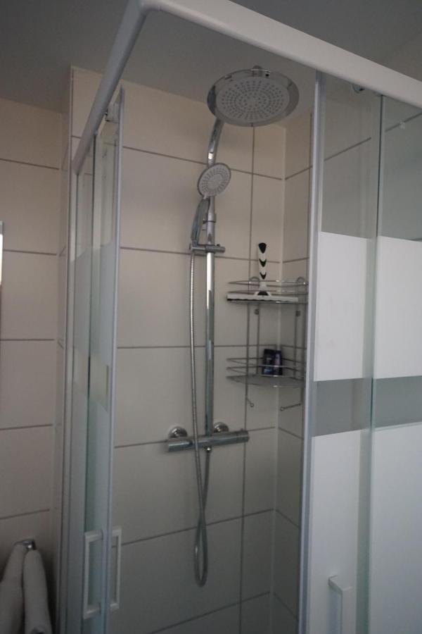 Neue Und Zentral Gelegene Wohnung In Stoccarda Esterno foto